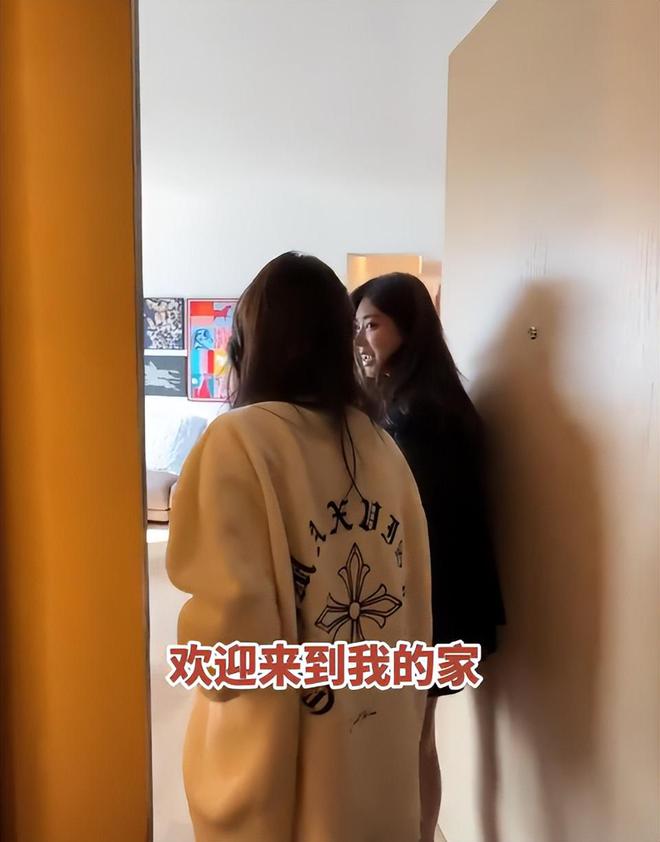 带孩子、买菜住150平豪宅一年赚40万凯发k8娱乐登录香港美女麻将馆打工帮忙(图7)